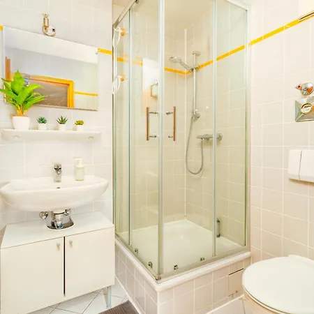 Bis 5 Personen - Helle Whg, Lage, 1x Tiefgarage Parkplatz Apartament