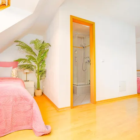 Appartement Bis 5 Personen - Helle Whg, Lage, 1x Tiefgarage Parkplatz *