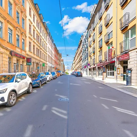 Bis 5 Personen - Helle Whg, Lage, 1x Tiefgarage Parkplatz Drezno