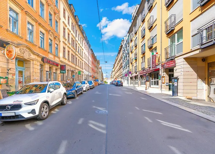 Bis 5 Personen - Helle Whg, Lage, 1x Tiefgarage Parkplatz Dresde